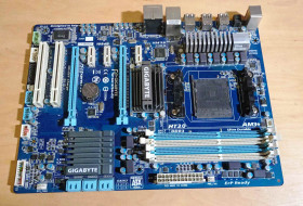 Материнські плати Материнские платы ^/--/^ Продам материнську плату gigabyte ga-970 /--/ a-d /--/ 3 під відновлення! ^_^^^ Продам материнскую плату gigabyte ga-970 /--/ a-d /--/ 3 под восстановление! - фото фото фото