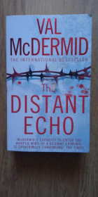 Книги на іноземних мовах Книги на иностранных языках ^/--/^ Distant Echo The VAL McDermid English на Английском книга ^_^^^ Distant Echo The VAL McDermid English - фото фото фото