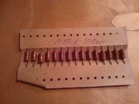 Резистори Резисторы ^/--/^ РЕЗИСТОР МЛТ-1 390 ОМ. НОВЫЕ. В ЛОТЕ 15 ШТУК! ^_^^^ Резистор МЛТ-1 390 ОМ. Нові. У Лоті 15 ШТУК! - фото фото фото