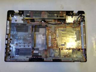 Корпуса Корпуса ^/--/^ Нижняя часть корпуса Lenovo IdeaPad Z /--/ 585 ^_^^^ Нижня частина корпусу Lenovo IdeaPad Z /--/ 585 - фото фото фото