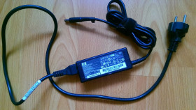 Адаптери живлення Адаптеры питания ^/--/^ HP Hewlett Packard оригінальний блок живлення адаптер для ноутбука ^_^^^ HP Hewlett Packard оригинальный блок питания адаптер для ноутбука - фото фото фото