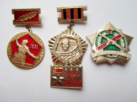 Відзнаки Знаки отличий ^/--/^ 4 знака посвещенные Великой Отечественной Войне ^_^^^ 4 знаки освічені Великій Вітчизняній війні - фото фото фото