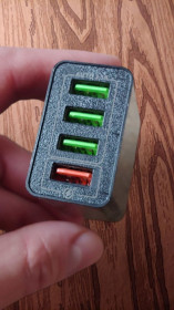 Зарядні пристрої Зарядные устройства ^/--/^ Зарядное Устройство 3.1 /--/ A 4 USB Порта Новое ^_^^^ Зарядний пристрій 3.1 /--/ A 4 USB Порта Нове - фото фото фото