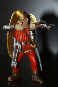 Фігурки, солдатики Фигурки, солдатики ^/--/^ рыцарь с арбалетом SCHLEICH 90-100 /--/ мм ФРГ ^_^^^ лицар з арбалетом SCHLEICH 90-100 /--/ мм ФРН - фото фото фото