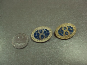 Пам'ятні і ювілейні Памятные и юбилейные ^/--/^ знак 8 марта карта мира лот 2 шт №5174 ^_^^^ знак 8 березня карта світу лот 2 шт No /--/ 5174 - фото фото фото
