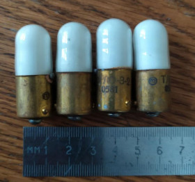 Радіолампи Радиолампы ^/--/^ 2088 Набір індикаторних ламп     (неонок) ТЛх-3-2     (жовта, блакитна, зелена,оранжева), цоколь Ba /--/ 15 /--/ s, ціна за 1 к-т     (4 шт.) ^_^^^ 2088 Набор индикаторных ламп (неонок) ТЛх-3-2 (желтая, голубая, зеленая, оранжевая), цоколь Ba /--/ 15 /--/ s, цена за 1 к-т (4 шт.) - фото фото фото