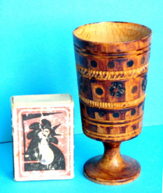 Статуетки, Скульптури, Фігурки, Фарфор Статуэтки, Скульптуры, Фигурки, Фарфор ^/--/^ Рюмка деревянная винтажная. В ОТЛИЧНОМ СОСТОЯНИИ! ^_^^^ Рюмка дерев'яна гвинтажна. У відмінному стані! - фото фото фото