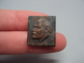 Пам'ятні і ювілейні Памятные и юбилейные ^/--/^ Знак Ленин портрет профиль голова ссср тяжелый №17682 ^_^^^ Знак Ленін портрет профіль голова СРСР важкий No /--/ 17682 - фото фото фото