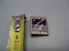 Космос Космос ^/--/^ Знак космос флаг СССР и США стекло USSR 1975 USA ситалл №17319 ^_^^^ Знак космос прапор СРСР і США скло USSR 1975 USA ситав No /--/ 17319 - фото фото фото