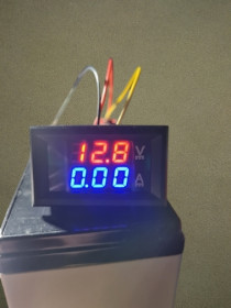 Акумулятори, зарядні пристрої Аккумуляторы, зарядные устройства ^/--/^ Вольтметр Амперметр 1-100 /--/ V дисплей новый ^_^^^ Вольтметр Амперметр 1-100 /--/ V дисплей новий - фото фото фото