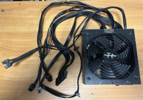 Блоки живлення Блоки питания ^/--/^ Блок живлення Thermaltake Smart SE 730 /--/ W. Стандарт 80+bronze. ^_^^^ Блок питания Thermaltake Smart SE 730 /--/ W. Стандарт 80+bronze. - фото фото фото