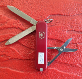 Ножі, мультітули Ножи, мультитулы ^/--/^ Нож-брелок Victorinox Classic SD [C /--/ 270] ^_^^^ Ніж-брелок Victorinox Classic SD [C /--/ 270] - фото фото фото