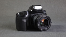 Вінтажні фотоапарати Винтажные фотоаппараты ^/--/^ Пленочный фотоаппарат Minolta Maxxum 300 /--/ si + зум объектив Minolta Maxxum AF 35-80/3.5-4.5 Ф /--/ 46 /--/ mm Japan Вживане ^_^^^ плівковий фотоапарат Minolta Maxxum 300 /--/ si + зум об'єктив Minolta Maxxum AF 35-80/3.5-4.5 Ф /--/ 46 /--/ mm - фото фото фото