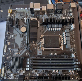 Материнські плати Материнские платы ^/--/^ Мать 1700, Gigabyte B /--/ 760 /--/ M DS /--/ 3 /--/ H DDR /--/ 4. Intel B /--/ 760 - фото фото фото