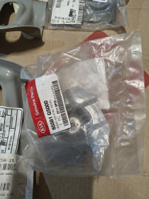Інше Другое ^/--/^ Kia niro 2017-2022. кронштейн запасного колеса   (bracket assembly spare t) 65581-g /--/ 5000 ^_^^^ Kia niro 2017-2022. кронштейн запасного колеса (bracket assembly spare t) 65581-g /--/ 5000 - фото фото фото