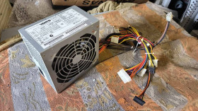 Блоки живлення Блоки питания ^/--/^ Блок живлення VENTO ATX-500 /--/ H 450 /--/ W ^_^^^ Блок питания VENTO ATX-500 /--/ H 450 /--/ W - фото фото фото