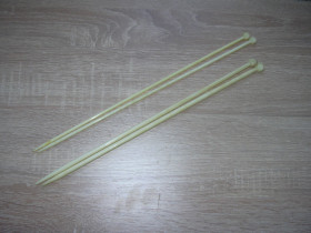 Спиці, гачки, голки, ножиці Спицы, крючки, иголки, ножницы ^/--/^ Спицы для вязания 2 пары  5 /--/ мм + 7 /--/ мм длинна 35 /--/ см ^_^^^ Спиці для в'язання 2 пари 5 /--/ мм + 7 /--/ мм довжина 35 /--/ см - фото фото фото
