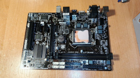Материнські плати Материнские платы ^/--/^ Материнська плата Gigabyte B /--/ 85 /--/ M-HD /--/ 3 /--/ G      (s /--/ 1150, Intel B /--/ 85, Micro-ATX)+I /--/ 3 4160+8 /--/ GB+Cooler ^_^^^ Материнська плата Gigabyte B /--/ 85 /--/ M-HD /--/ 3 /--/ G (s /--/ 1150, Intel B /--/ 85, Micro-ATX) +I /--/ 3 4130+8 /--/ GB+Cooler - фото фото фото