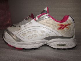 Кросівки Кроссовки ^/--/^ СУПЕР ЛЁГКИЕ КРОССОВКИ ~REEBOK ~ Вьетнам ОРИГИНАЛ р 40,5 ^_^^^ СУПЕР ЛЬОГКІ КРОСІВКИ ~REEBOK ~ В'єтнам Оригінал р 40,5 - фото фото фото