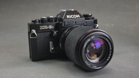 Вінтажні фотоапарати Винтажные фотоаппараты ^/--/^ Фотоаппарат пленочный Ricoh XR-2 /--/ s с объективом Tokina SD 70-210 /--/ mm/4-5,6 Ф /--/ 52 /--/ мм + вспышка  Rikoh XR Speedlite 300 /--/ P Вживане ^_^^^ фотоапарат плівковий Ricoh XR-2 /--/ s з об'єктивом Tokina SD 70-210 /--/ mm/4-5,6 Ф /--/ 52 /--/ мм + спалах Rikoh XR Speedlite 300 /--/ P - фото фото фото