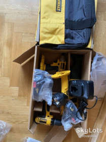 Шуруповерти, электроотвертки Шуруповерты, электроотвертки ^/--/^ DeWALT DCK /--/ 425 /--/ C 18 V 4‑Tool Compact Combo Kit ^_^^^ DeWALT DCK /--/ 425 /--/ C 18 V 4‐Tool Compact Combo Kit - фото фото фото