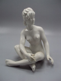 Статуетки, Скульптури, Фігурки, Фарфор Статуэтки, Скульптуры, Фигурки, Фарфор ^/--/^ Фигура фарфор статуэтка Валлендорф Германия Wallendorf обнаженная девушка сидит ню 18,3 см №14444 ^_^^^ Фігура фарфор статуетка Валлендорф Німеччина Wallendorf оголена дівчина сидить ню 18,3 см No /--/ 14444 - фото фото фото