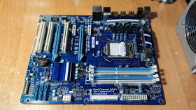 Материнські плати Материнские платы ^/--/^ Материнская плата Gigabyte GA-P /--/ 55-UD /--/ 3       (s /--/ 1156, P /--/ 55 Express, PCI-Ex /--/ 16)#4   (читать текст) ^_^^^ Материнська плата Gigabyte GA-P /--/ 55-UD /--/ 3 (s /--/ 1156, P /--/ 55 Express, PCI-Ex /--/ 16)#4 (Уцінка-читати текст) - фото фото фото