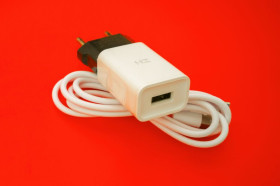 Зарядні пристрої Зарядные устройства ^/--/^ Зарядное Новое Xiaomi ZMI AP /--/ 611 USB Зарядка 5 /--/ V 2 /--/ A ^_^^^ Новий Xiaomi ZMI AP /--/ 611 USB Зарядка 5 /--/ V 2 /--/ A - фото фото фото
