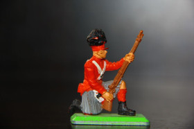 Фігурки, солдатики Фигурки, солдатики ^/--/^ пехотинец шотландец BRITAINS deetail 54 /--/ мм Англия серия ВАТЕРЛОО ^_^^^ піхотинець шотландець BRITAINS deetail 54 /--/ мм Англія серія ВАТЕРЛОО - фото фото фото