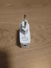 Зарядні пристрої Зарядные устройства ^/--/^ Мережевий зарядний пристрій Adapter X /--/ 03-0510 /--/ UE 5 /--/ V 1000 /--/ mA #10 ^_^^^ Сетевое зарядное устройство Adapter X /--/ 03-0510 /--/ UE 5 /--/ V 1000 /--/ m A #10 - фото фото фото