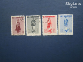 Мистецтво Искусство ^/--/^ 4 марки повна серія Албанія 1961 національні костюми етнографія етнос гаш КЦ 6.5 $ ^_^^^ 4 марки полная серия Албания 1961 национальные костюмы этнос гаш КЦ 6. 5 $ - фото фото фото