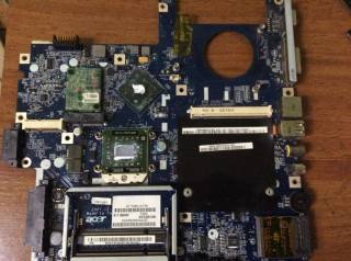 Материнські плати Материнские платы ^/--/^ Материнская плата от Acer 5520 + Процессор Athlon X /--/ 2 ^_^^^ Матерінська плата від Acer 5520 + Процесор Athlon X /--/ 2 - фото фото фото