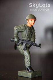 Фігурки, солдатики Фигурки, солдатики ^/--/^ солдат армии ГДР 70 - 75 /--/ мм резина ^_^^^ солдат армії НДР 70 - 75 /--/ мм гума - фото фото фото