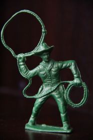 Фігурки, солдатики Фигурки, солдатики ^/--/^ ковбой с лассо TIM-MEE 70-75 /--/ мм сделано в США ОРИГИНАЛ ^_^^^ ковбой з лассо TIM-MEE 70-75 мм зроблено в США Орігінал - фото фото фото