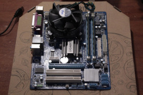 Комплекти для апгрейда Комплекты для апгрейда ^/--/^ Процессор Intel Core 2 Quad Q /--/ 6600 2.4 /--/ GHz BOX + Материнская плата Gigabyte &amp;quot;GA-G /--/ 41 /--/ MT-S /--/ 2 /--/ PT&amp;quot; Intel G /--/ 41 Socket 775 + Оперативная память 4 /--/ Gb DDR /--/ 3 Nanya M /--/ 2 /--/ Y /--/ 2 /--/ G /--/ 64 /--/ CB /--/ 8 /--/ HC /--/ 5 /--/ N-CG x 2. 40 /--/ y.e. ^_^^^ Процесор Intel Core 2 Quad Q /--/ 6600 2.4 /--/ GHz BOX + Материнська плата Gigabyte &amp;quot;GA-G /--/ 41 /--/ MT-S /--/ 2 /--/ PT&amp;quot; Intel G /--/ 41 Socket 775 + Оперативна пам'ять 4 /--/ Gb DDR /--/ 3 Nanya M /--/ 2 /--/ Y /--/ 2 /--/ G /--/ 64 /--/ CB /--/ 8 /--/ HC /--/ 5 /--/ N-CG x 2. 40 /--/ y.e. - фото фото фото