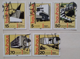 Архітектура Архитектура ^/--/^ ГДР 1980 г -  Высшая школа строительства и художественного конструирования «Баухауз» ^_^^^ НДР 1980 р. - Вища школа будівництва та художнього конструювання «Баухауз» - фото фото фото