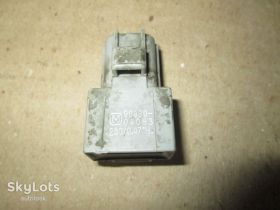 Інше Другое ^/--/^ Конденсатор реле зажигания 9098004083 Toyota Camry Hilux 4 /--/ Runner ^_^^^ Конденсатор реле запалювання 9098004083 Toyota Camry Hilux 4 /--/ Runner - фото фото фото