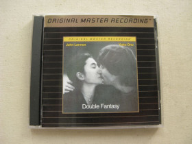 Музичні диски Музыкальные диски ^/--/^ CD Beatles Family. John Lennon /ex-Beatles/Yoko Ono. Double Fantasy. 1980. ^_^^^ CD Beatles Family. John Lennon/ex-Beatles/Yoko Ono. Double Fantasy. 1980. - фото фото фото
