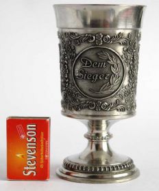 Кухонне начиння, посуд, столове срібло Кухонная утварь, посуда, столовое серебро ^/--/^ Оловянный кубок бокал Победителю 350 мл Germany ^_^^^ Олов'яний кубок келих Переможцю 350 мл Germany - фото фото фото