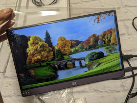 Інші виробники Другие производители ^/--/^ 5602  портативний монітор IVV ^_^^^ 5602 портативный монитор IVV - фото фото фото