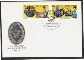 Європа Европа ^/--/^ ГДР 1979 ТЕЛЕГРАФ ТЕЛЕФОН ПОЧТА ПОЧТОВАЯ СЛУЖБА ОБСЛУЖИВАНИЕ СВЯЗЬ ГЕРБ ГЕРАЛЬДИКА КПД Mi.2400-2401 ^_^^^ ГДР 1979 ТЕЛЕГРАФ ТЕЛЕФОН ПОШТА ПОШТОВА СЛУЖБА ОБСЛУЖУВАННЯ ЗВ'ЯЗОК ГЕРБ ГЕРАЛЬДИКА ККД Mi.2400-2401 - фото фото фото