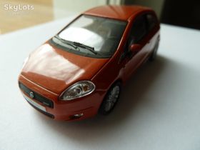 : Закордонні : Зарубежные ^/--/^ Модель масштабная автомобиля копия Fiat Grande Punto  Cararama Масштаб 1:43 ^_^^^ Модель Fiat Grande Punto Cararama Масштаб 1:43 - фото фото фото