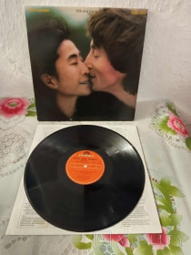 Платівки Пластинки ^/--/^ John Lennon, Yoko Ono - Milk And Honey LPВиниловая пластинка ^_^^^ John Lennon, Yoko Ono - Milk And Honey LP Вінілова платівка - фото фото фото