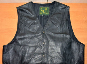 Костюми, піджаки, жилети Кoстюмы, пиджаки, жилеты ^/--/^ Жилет LEATHER WORLD шкіра original 3 /--/ XL нова WE /--/ 22-3 ^_^^^ Жилет LEATHER WORLD кожа original 3 /--/ XL новая WE /--/ 22-3 - фото фото фото
