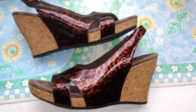 Босоніжки Босоножки ^/--/^ Босоножки женские для комфорта ног от Ugg Australia.Оригинал! 40 ^_^^^ Босоніжки жіночі для комфорту ніг від Ugg Australia. Оригінал! 38,41 - фото фото фото