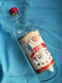 Глечики, графини, пляшки Кувшины, графины, бутылки ^/--/^ Тара бутылка  бутыль ROYAL   , стекло,  объем 1 литр ^_^^^ Тара пляшка пляшка пляшка ROYAL, скло, обсяг 1 літр - фото фото фото