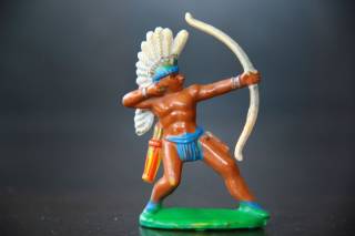 Фігурки, солдатики Фигурки, солдатики ^/--/^ индеец ГДР №083 КАСАЮЩИЙСЯ ОБЛАКОВ Фрихольд Фишер ^_^^^ індіанець НДР No /--/ 083 КАСАЮЧИЙ ОБЛАК ФРІХОЛЬД ФІШЕР - фото фото фото