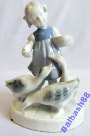 Статуетки, Скульптури, Фігурки, Фарфор Статуэтки, Скульптуры, Фигурки, Фарфор ^/--/^ Статуэтка Девочка Гуси Фарфор Германия Бавария ^_^^^ Статуетка Дівчинка Гусі Фарфор Німеччина Баварія - фото фото фото
