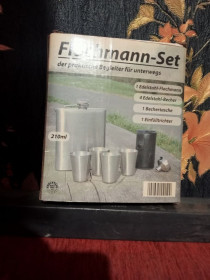 Похідний інвентар Походный инвентарь ^/--/^ Flachman-Set - подарунковий набір. В комплекте: фляга  (объем: 210 мл), 4 шт. стопки  (объём: 30 мл) в кожанном чехле-футляре, лейка, упаковка. ^_^^^ Flachman-Set — подарочный набор. В комплекте: фляга (объем: 210 мл), 4 шт. стопки (объём: 30 мл) в кожанном чехле-футляре, лейка, упаковка. - фото фото фото