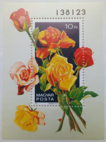 Угорщина Венгрия ^/--/^ Венгрия 1982 Розы, блок, MNH  (КЦ = 5 евро) ^_^^^ Угорщина 1982 Рози, блок, MNH (КЦ = 5 євро) - фото фото фото